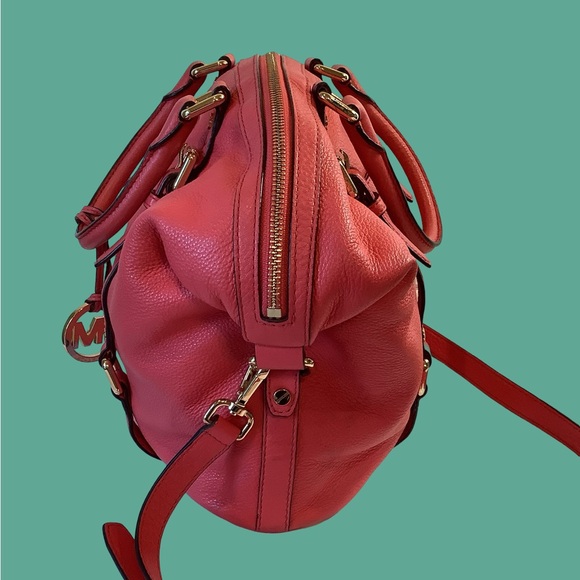 Michael Kors Salmon Color Pebble Leather Hobo Crossbody Bag Purse - Picture 4 of 11